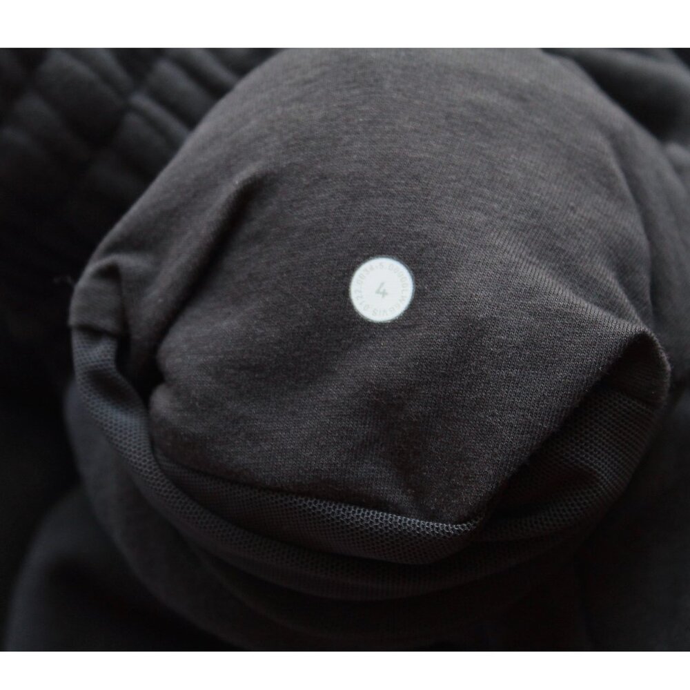 Lululemon Loungeful High-Rise Cropped Jogger 24" / Size 4 / Black Fleece - Picture 10 of 10